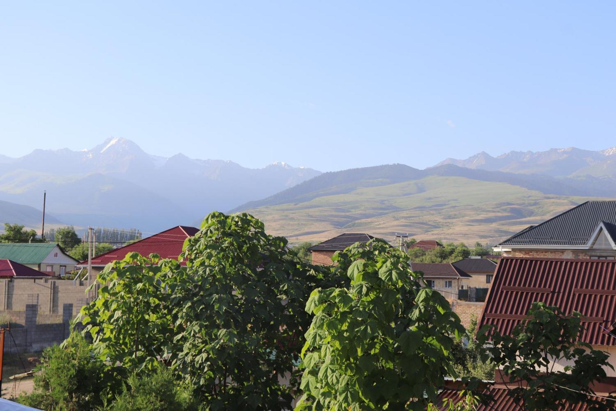 Happy Nomads Yurts & Hostel Karakol Bagian luar foto