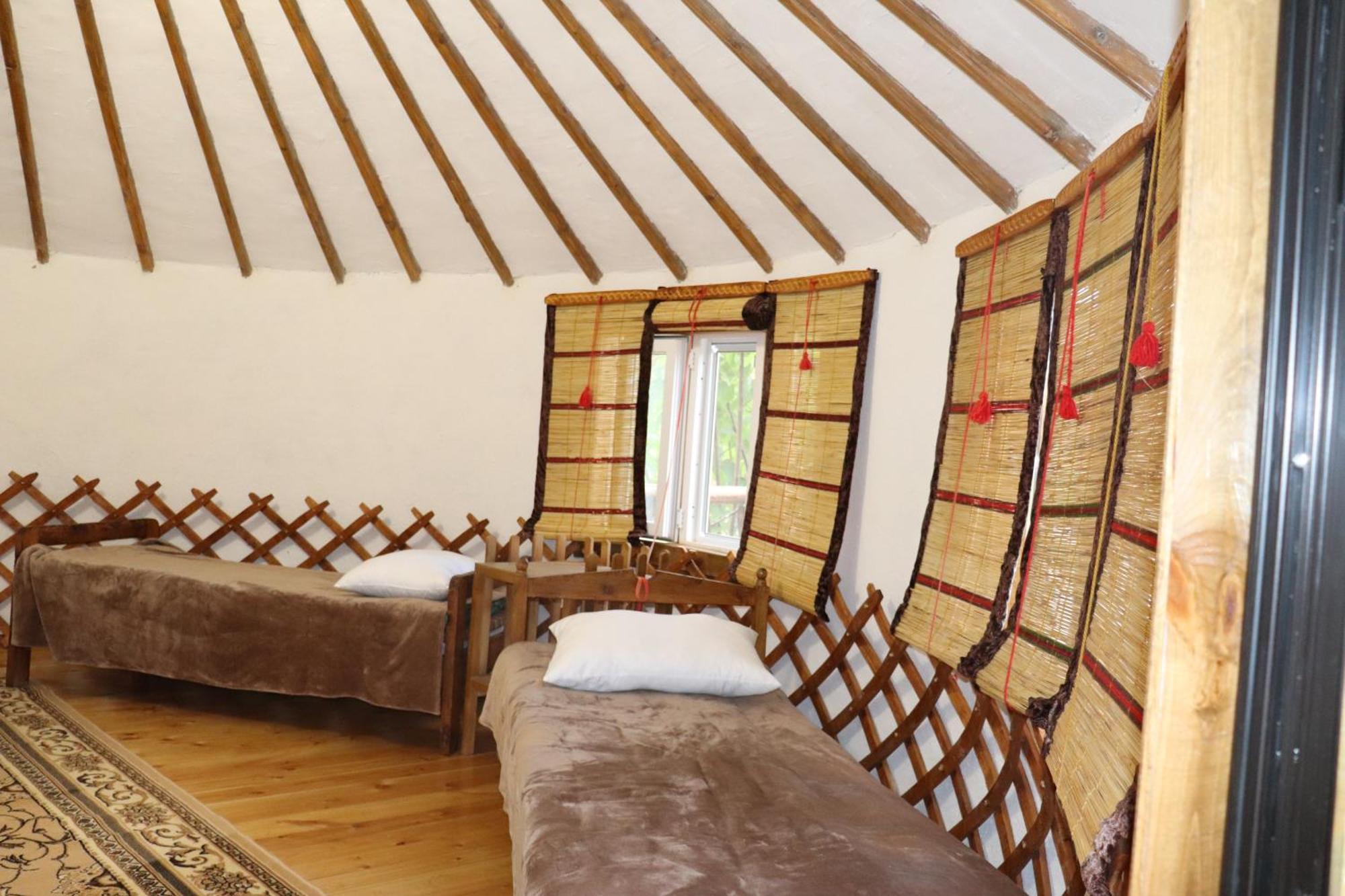 Happy Nomads Yurts & Hostel Karakol Bagian luar foto