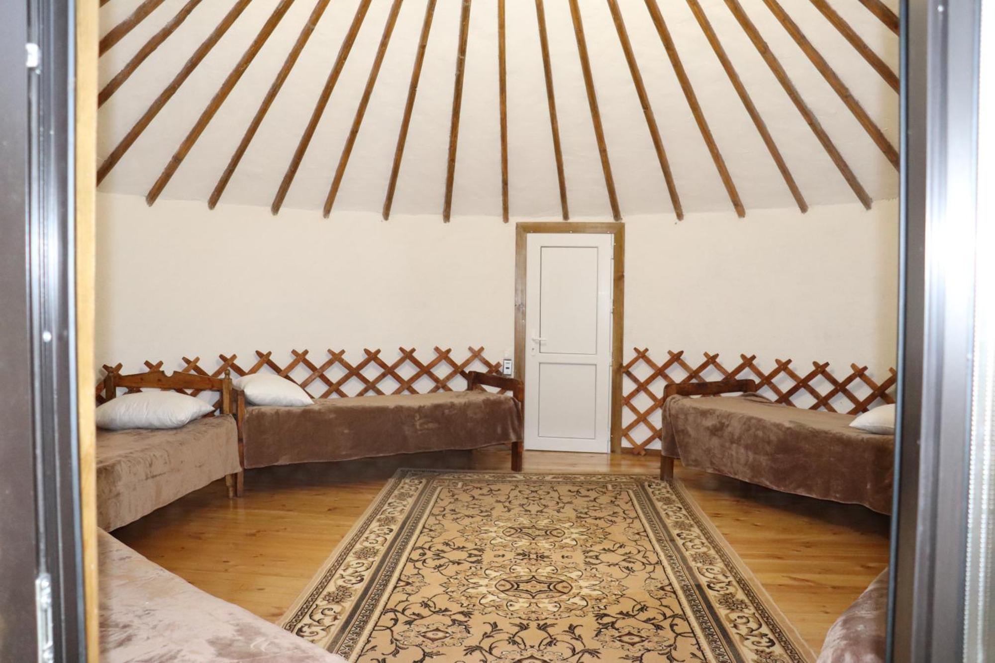 Happy Nomads Yurts & Hostel Karakol Bagian luar foto
