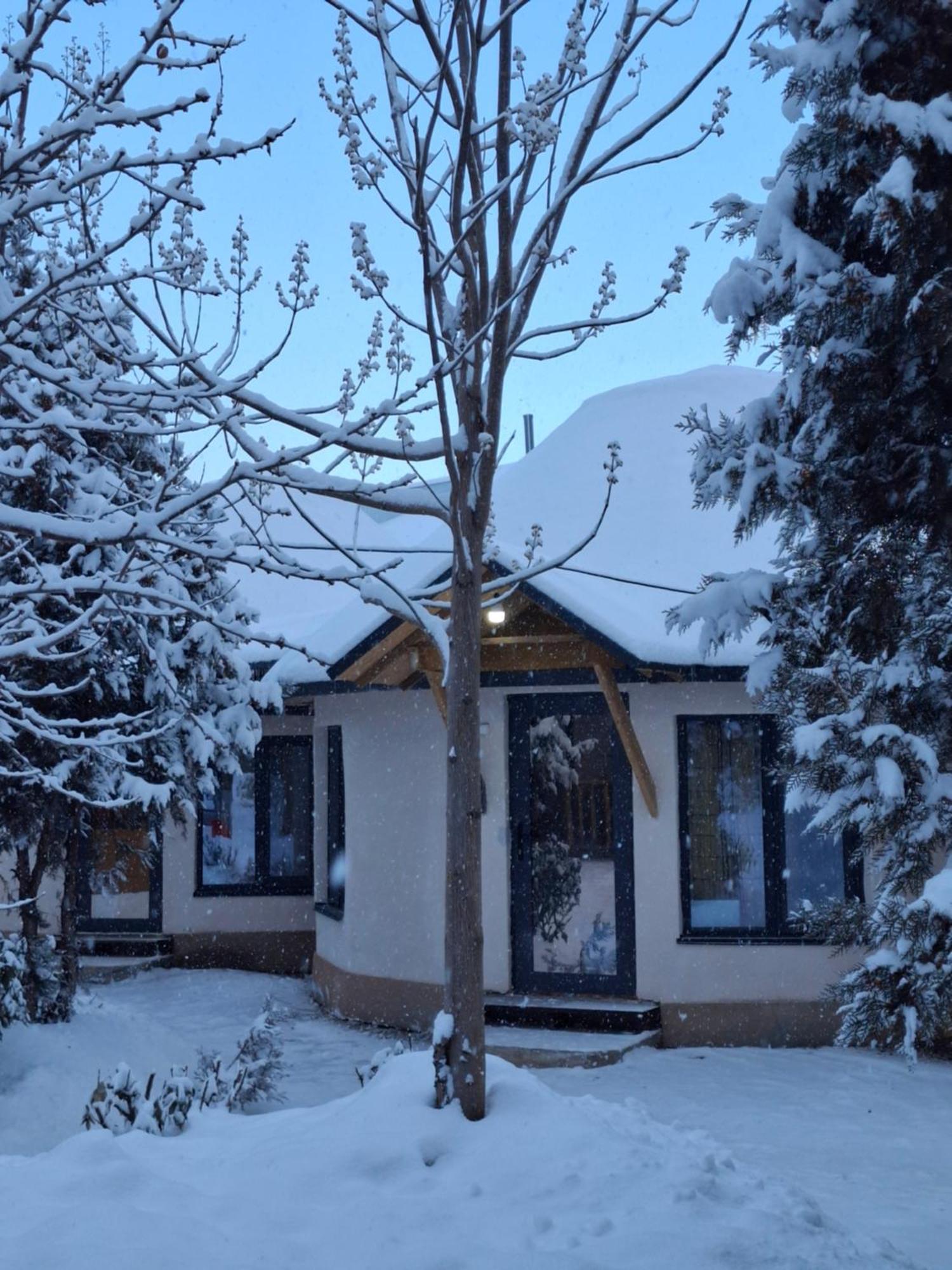 Happy Nomads Yurts & Hostel Karakol Bagian luar foto