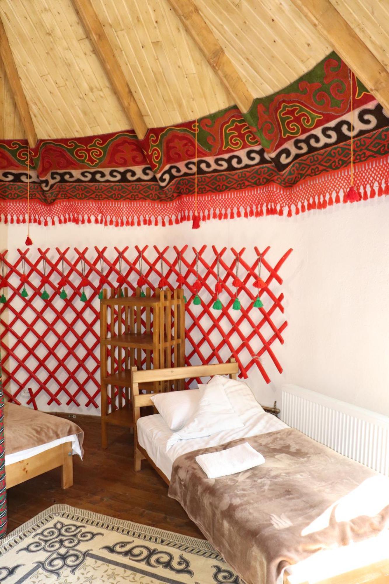 Happy Nomads Yurts & Hostel Karakol Bagian luar foto