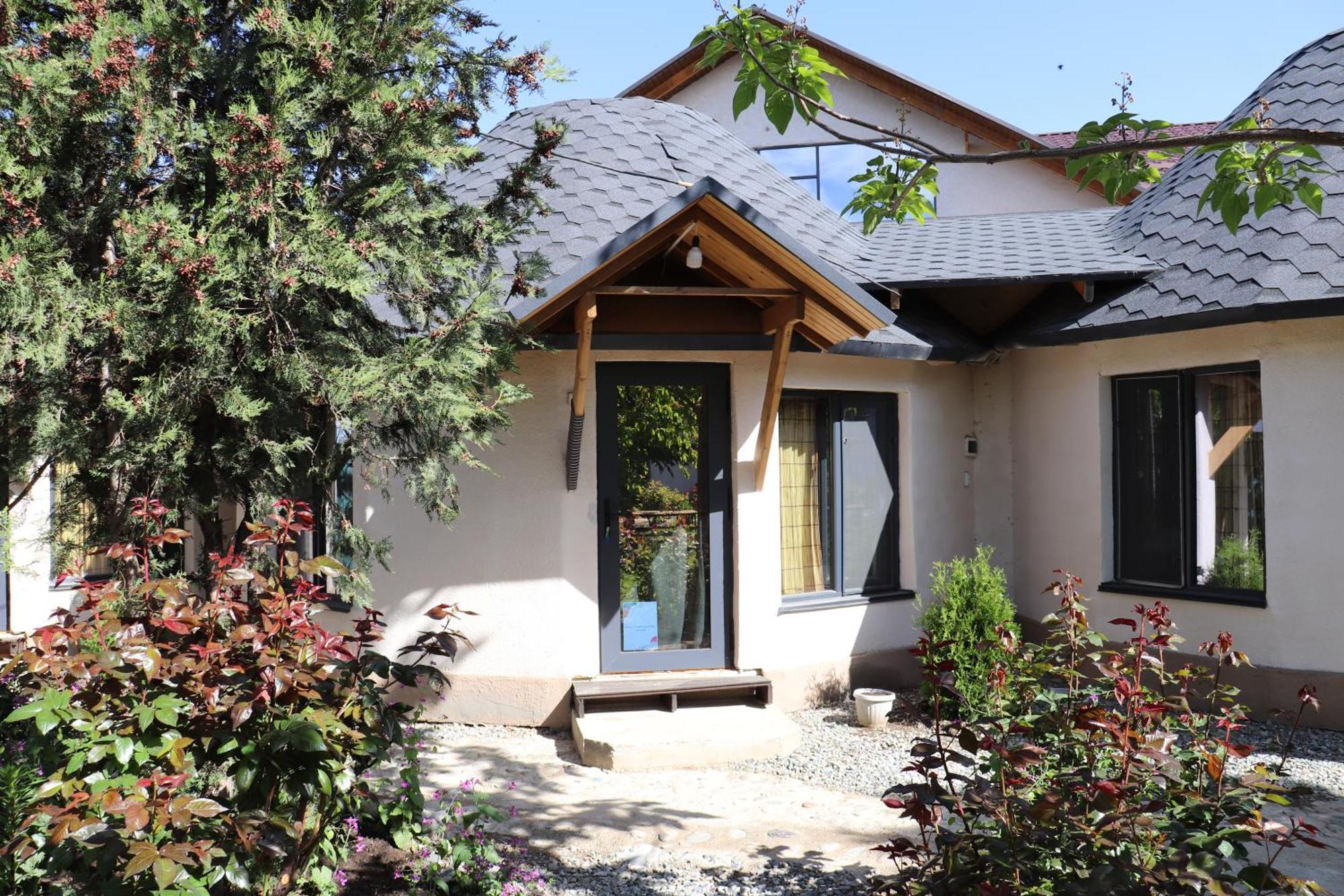 Happy Nomads Yurts & Hostel Karakol Bagian luar foto